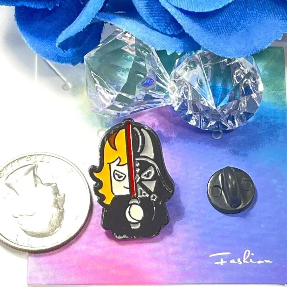 Anakin Darth Vader Lapel Pin Star Wars Light Saber Badge Brooch Accessories Pin